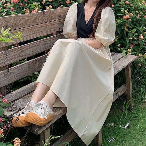 Đầm Tay Phồng Cổ Chữ V Màu Sắc Ngọt Ngào Thời Trang Mùa Hè 2022