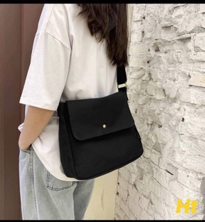 Túi đeo chéo khuy trơn HT12