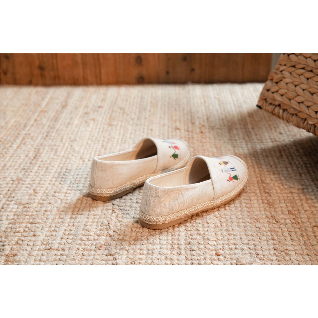 TAM09 giày thêu hoa | BigBuy360 - bigbuy360.vn