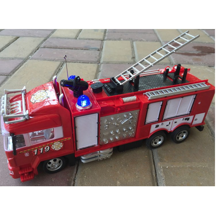 Xe cứu hỏa đồ chơi điều khiển từ xa sử dụng pin sạc phun được nước có âm thanh và đèn