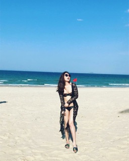 Kimono dài ren lượn sóng