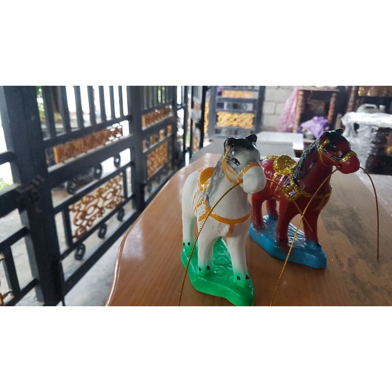 Ngựa gốm thờ cúng một cặp trắng, đỏ. 16 cm