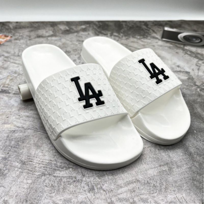 Dép nam nữ quai ngang ,dép MLB-LA cao su dập nổi size 35_43, nam(nữ) đều đi được,đế chống trơn trượt
