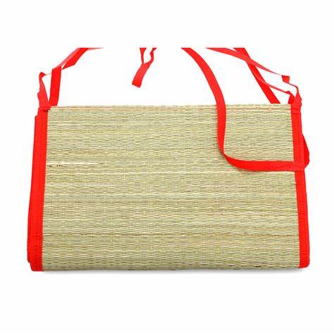 Chiếu cói xếp gọn gàng dễ dàng sử dụng
