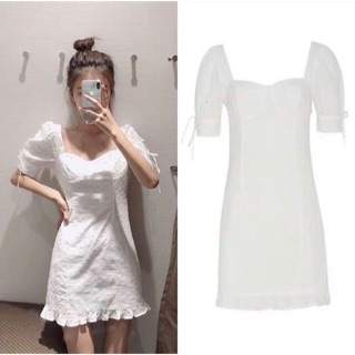 Đầm trắng hoa đục lỗ