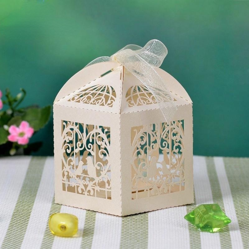 Set 10 hộp đựng quà tặng bánh kẹo tiệc cưới Giáng Sinh thắt nơ ruy băng thiết kế trái tim khoét lỗ cắt laser