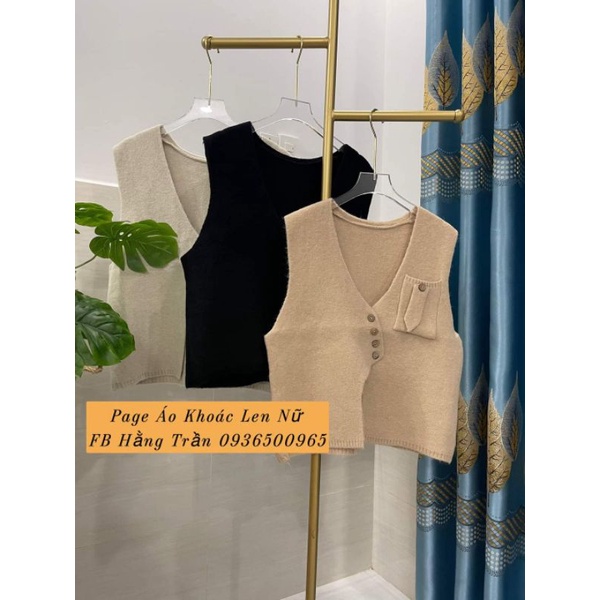 Áo khoác len ghile dáng ngắn phối nút túi cá tính.