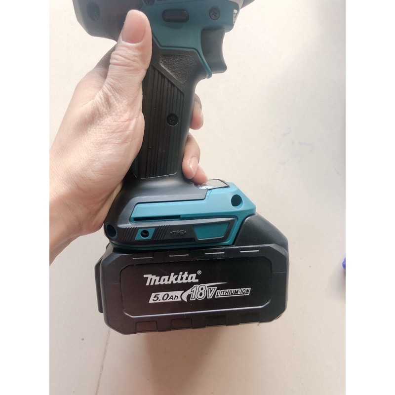 Pin makita 18v 5A có leb báo pin.pin đóng mới