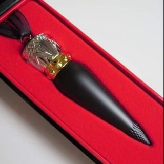 Son lì Christian Louboutin