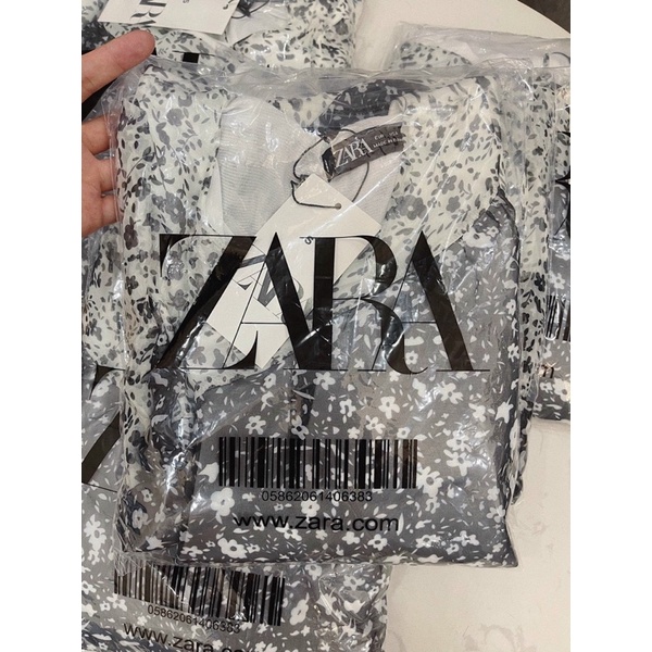 Váy xuông voan hoạ tiết xinh xắn