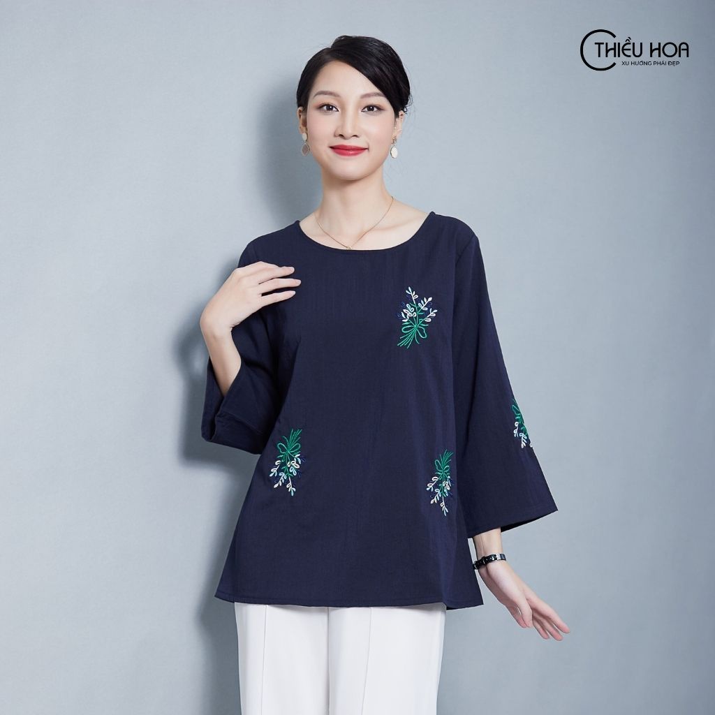 Áo trung niên nữ tay lỡ Chất Vải Linen Mềm Nhẹ, thêu hoa thanh lịch Thương hiệu Thiều Hoa P0109