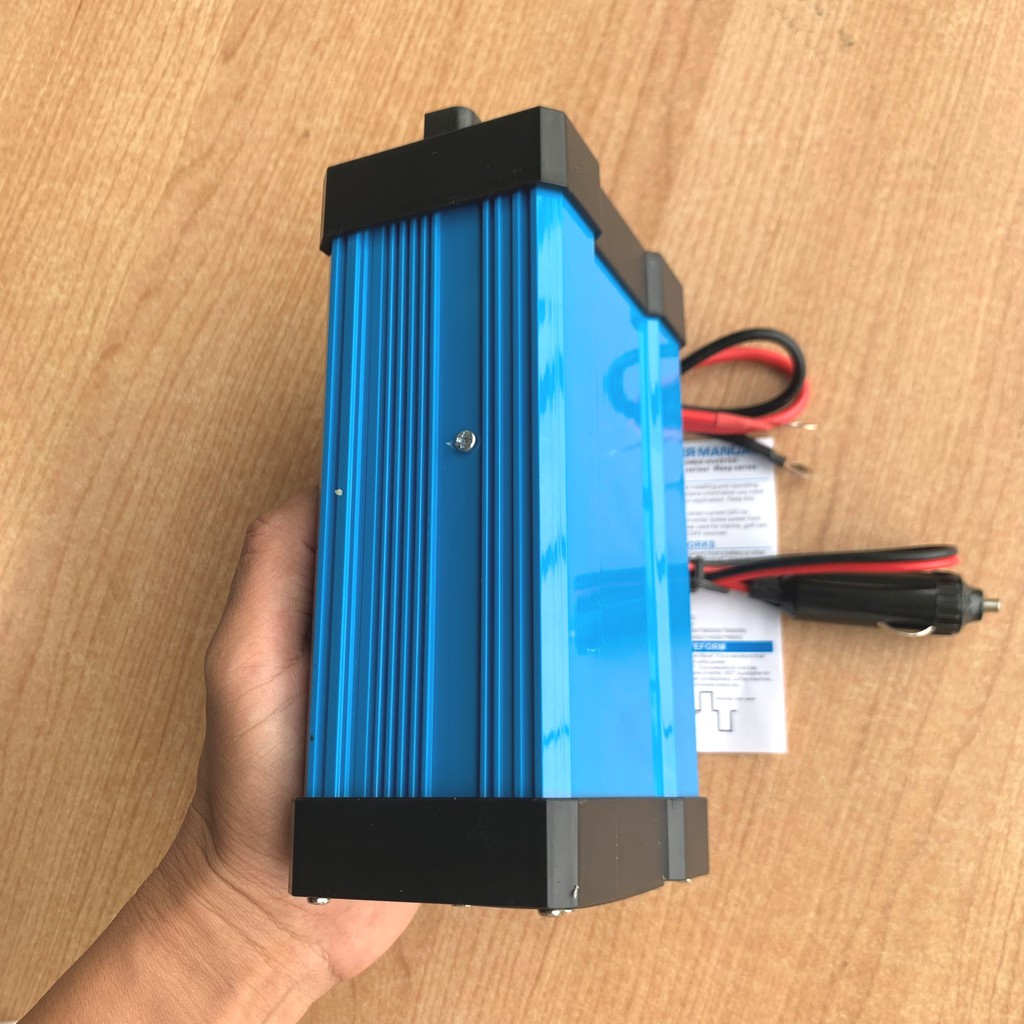 Bộ kích chuyển điện bình ắc quy từ 12V lên 220V INVERTER công suất 300W có màn LCD dùng tại gia đình, trên ô tô