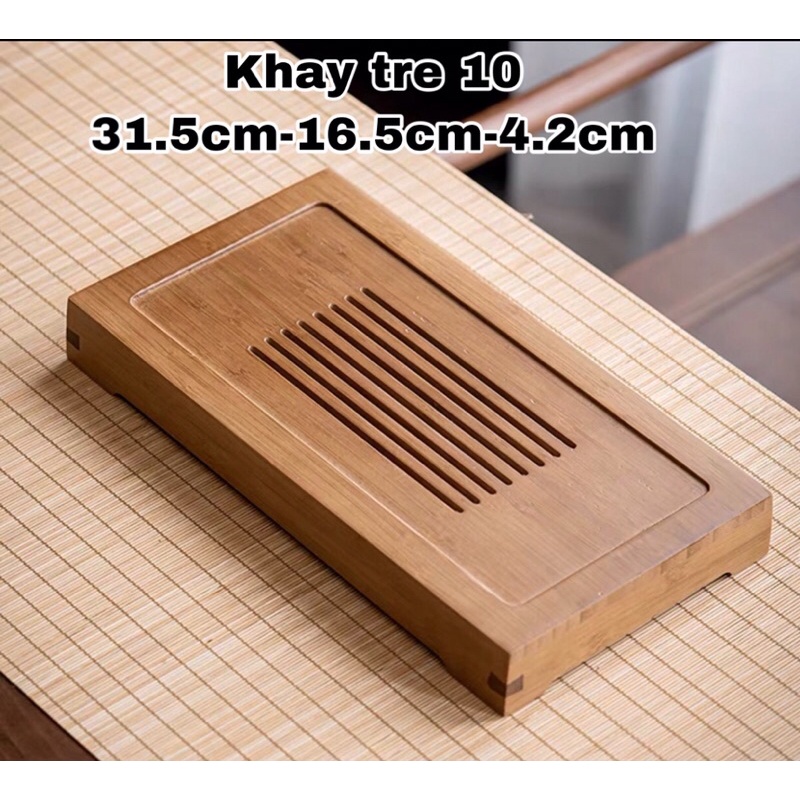 Khay trà Tre có khay nhựa hứng nước.