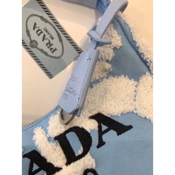 Túi xách prada kẹp nách hoạ tiết mới sz 17