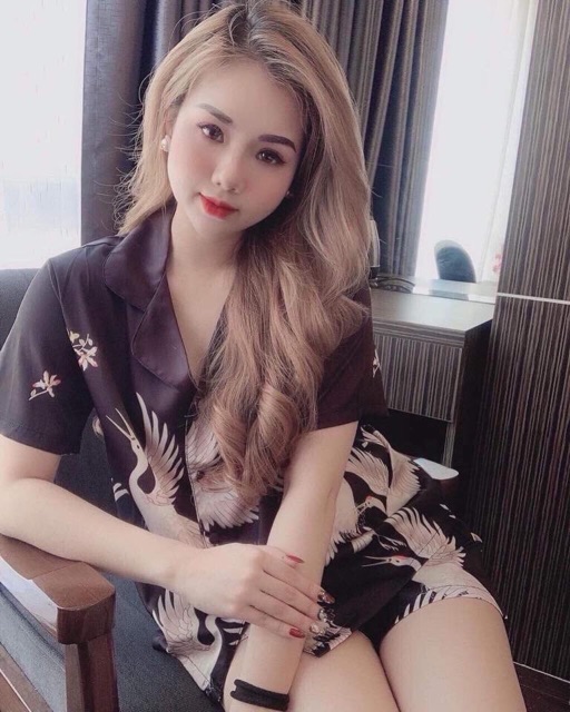 Bộ ngủ lụa hạc tay cộc quần đùi cao cấp