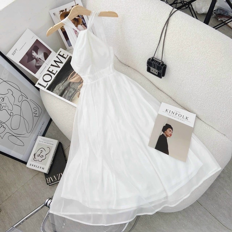 Đầm yếm trắng tùng xoè