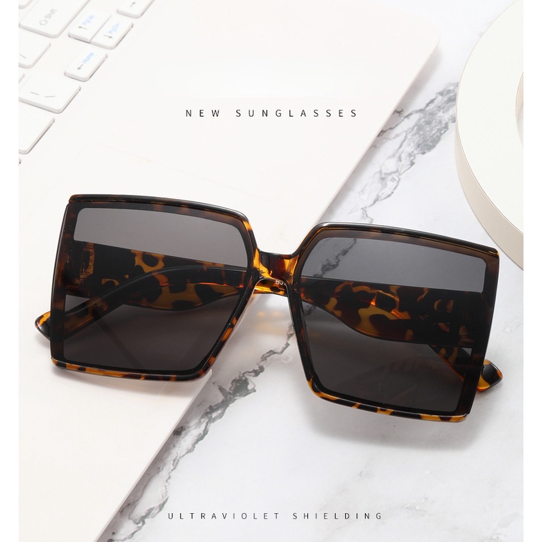 Kính Mát Vuông Chống Tia UV400 Thời Trang