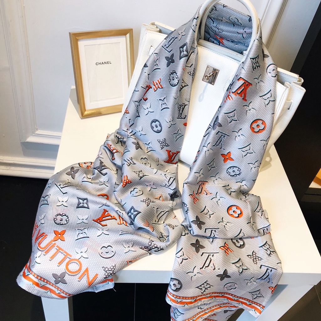 Khăn Choàng Lụa In Họa Tiết Thời Trang Dành Cho Nữ