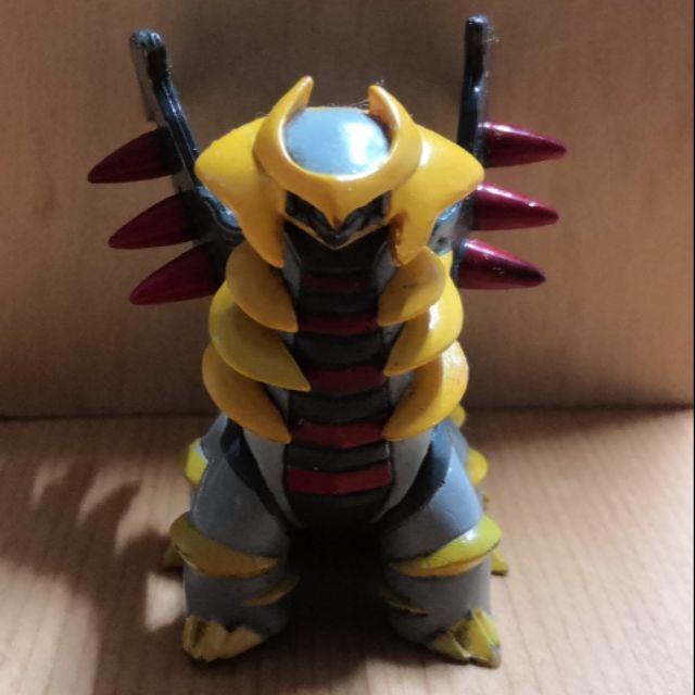 Mô hình Tomy pokemon Giratina