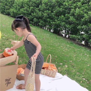 Đầm body bé gái