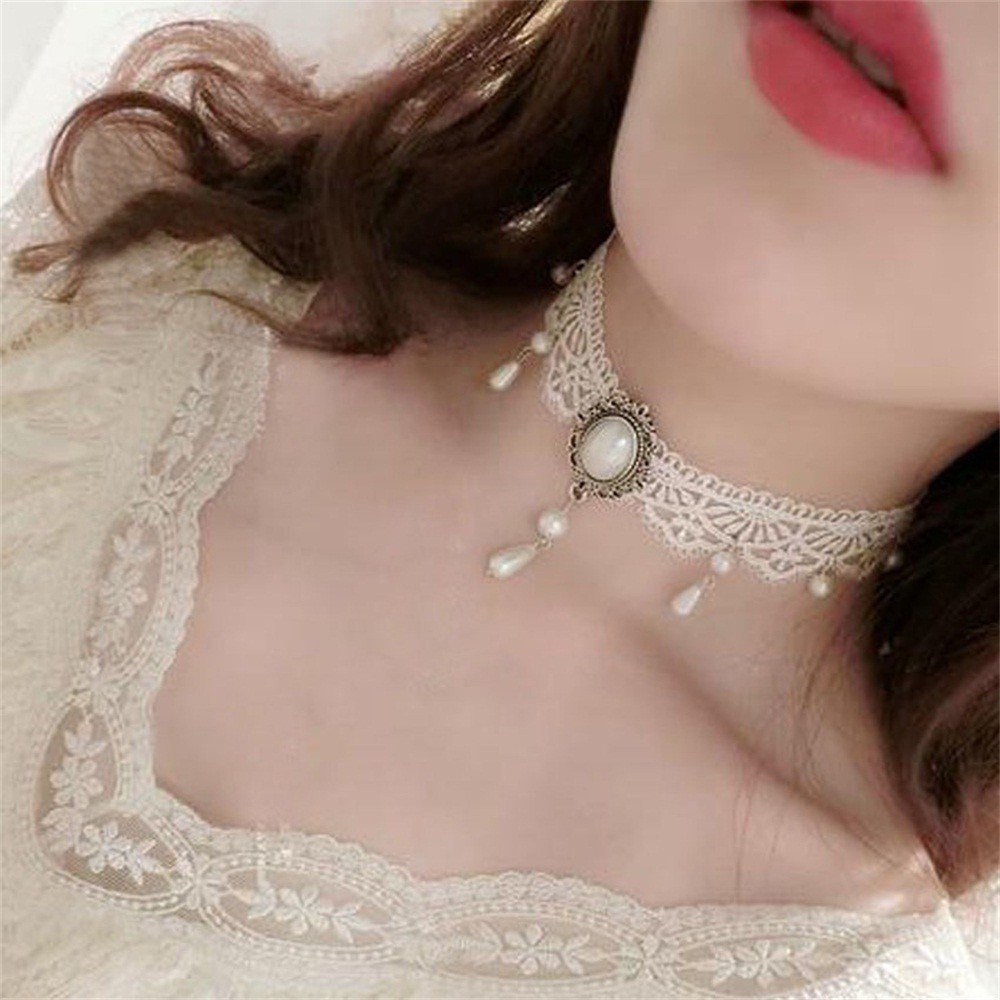 Choker ren đính ngọc trai thời trang