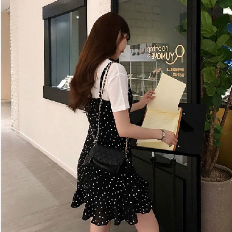 Set áo thun ngắn tay màu trơn + váy chấm bi thời trang cho nữ | BigBuy360 - bigbuy360.vn