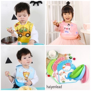 Yếm nhựa ăn dặm có máng hứng thức ăn cho bé