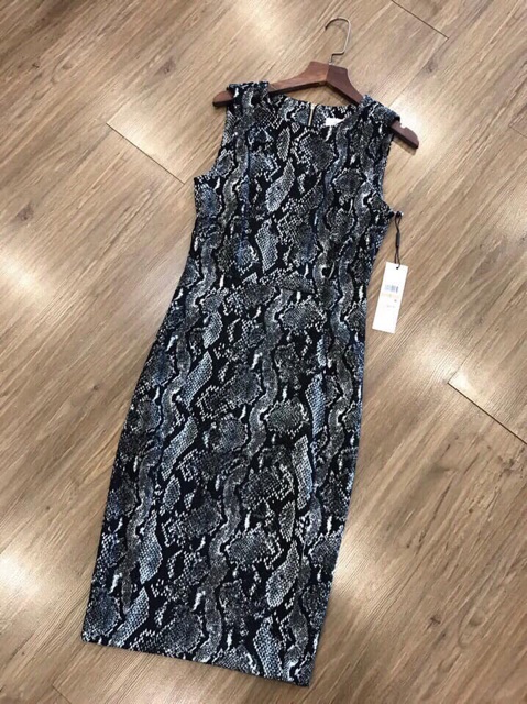 Đầm ck ôm hoạ tiết rắn