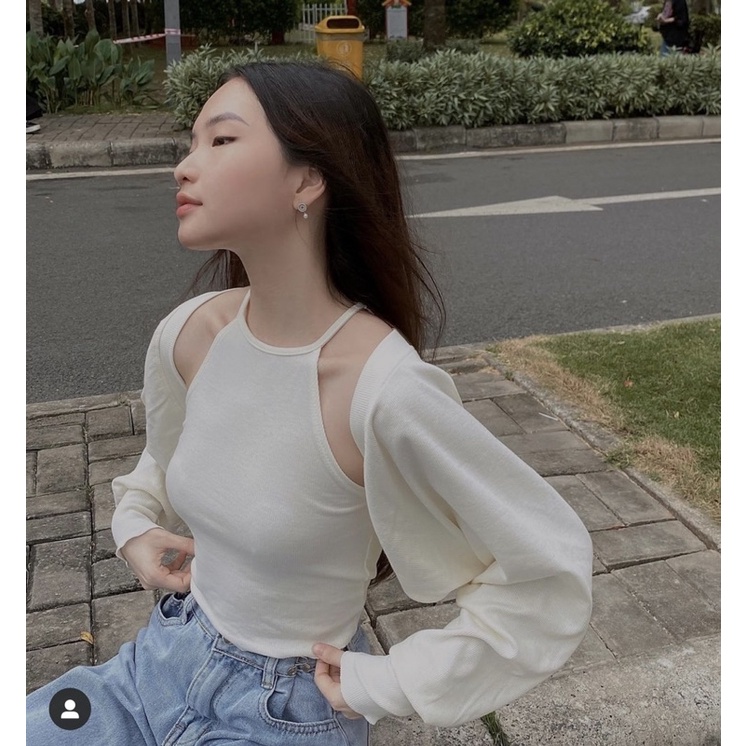 Set Áo khoác và áo yếm SIMO TOP gồm áo khoác croptop tay dài và áo yếm 2 dây xinh xắn với tone màu basic trắng và đen