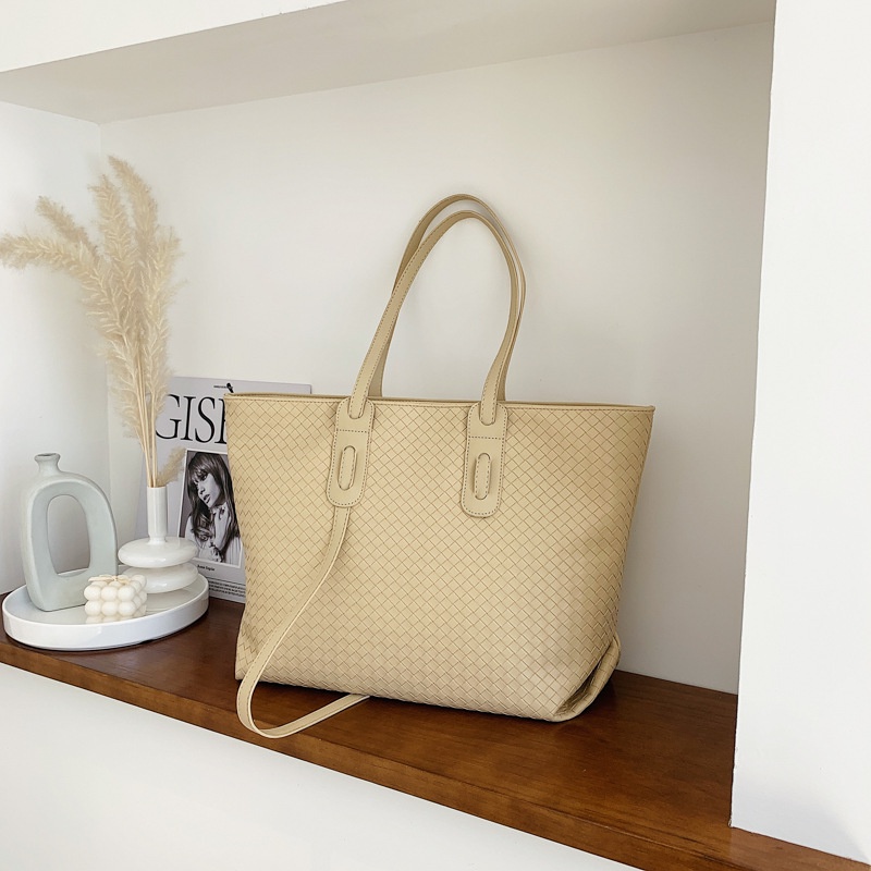Túi Tote Cỡ Lớn 2022 Họa Tiết Dập Nổi Đơn Giản Thời Trang Xuân Hè Cho Nữ