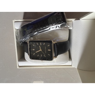 Đồng Hồ Nữ Anne Klein.