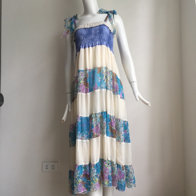 Đầm maxi đi biển