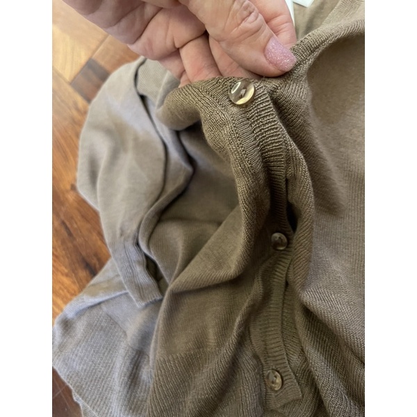 Áo len lửng cài khuy Zara auth