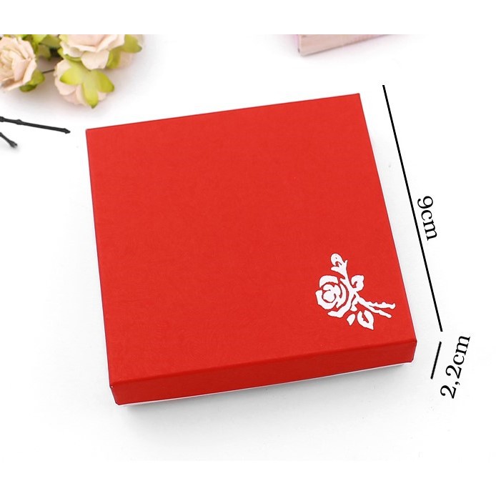 (Giá sỉ) Hộp Vuông Đỏ Siêu Cứng Siêu Thơm đựng vòng trang sức in hình hoa hồng 9x9x2 cm - ĐQMP | BigBuy360 - bigbuy360.vn