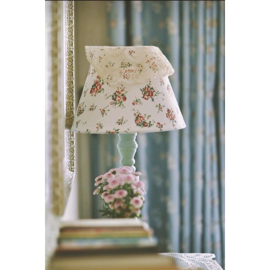 Đèn ngủ để bàn hoa nhí phong cách vintage cổ điển - 3 mẫu