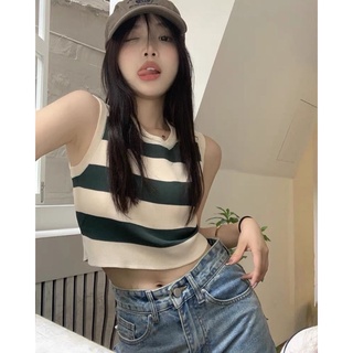 Áo ba lỗ kẻ ngang
