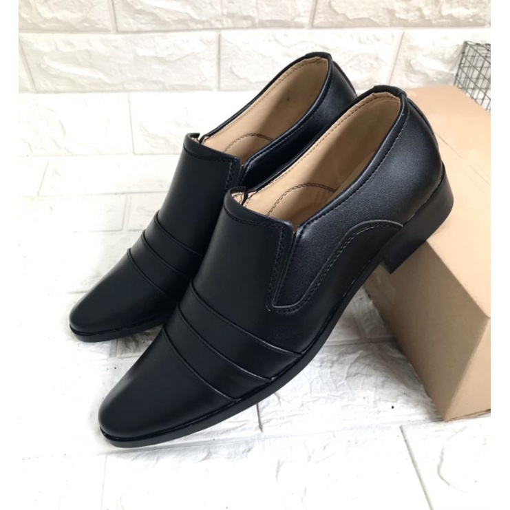 Giày công sở nam mẫu mới, kiểu dáng đẹp, da mềm, mã GT06, màu đen, sang trọng lịch lãm