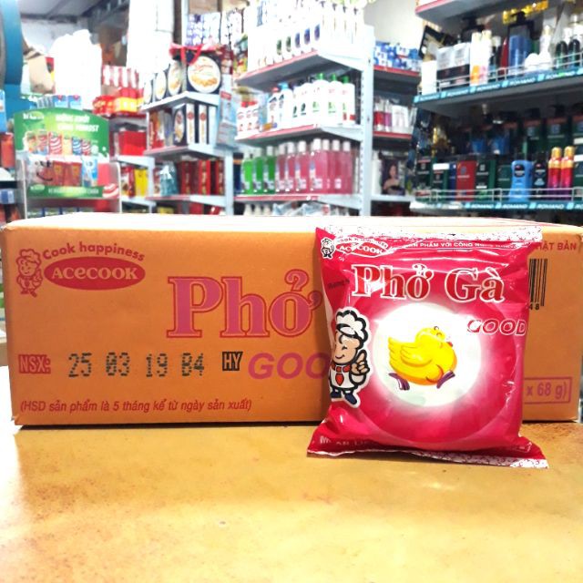 Mỳ tôm sợi phở gà Acecook.