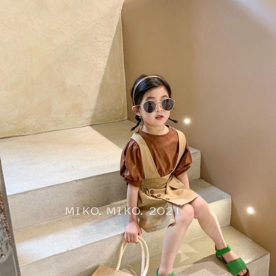 Set áo thun tay phồng màu nâu phối váy yếm denim thời trang xinh xắn cho bé gái 1-9 tuổi