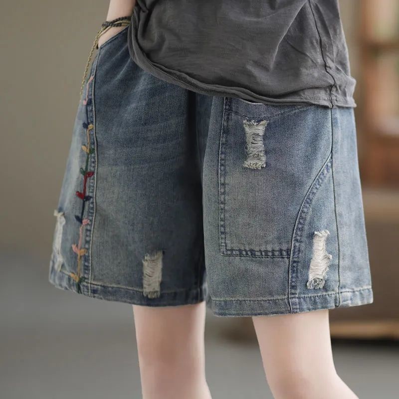 Quần Short Denim Ống Rộng Thêu Họa Tiết Thiết Kế Rách Thời Trang Mùa Hè Hàng Mới Cho Nữ 2022