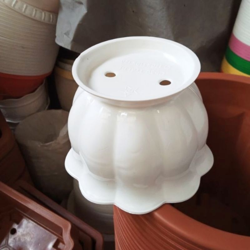 (21x15cm) Chậu nhựa trái bí vành hoa đế cao size 2 loại đẹp