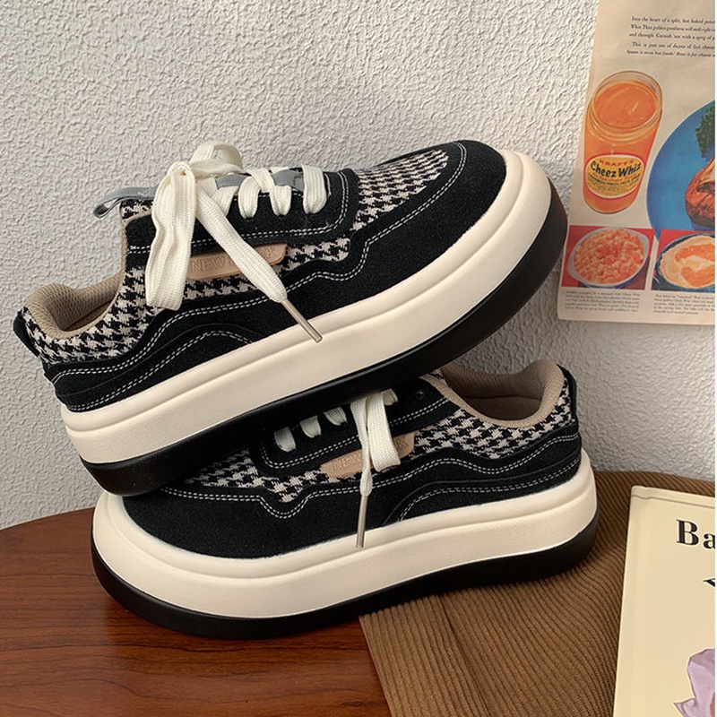 Giày sneaker IELGY đế dày mũi tròn dễ phối đồ phong cách Nhật Bản 2 màu dễ thương dành cho nữ