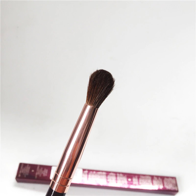 Cọ Nhấn Mắt Charlotte Tilbury Eye Blender Brush