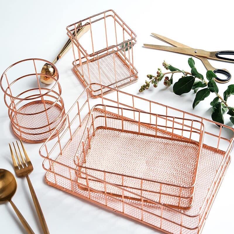 Lọ/rổ kim loại rosegold đa năng đựng mỹ phẩm, cọ, bút