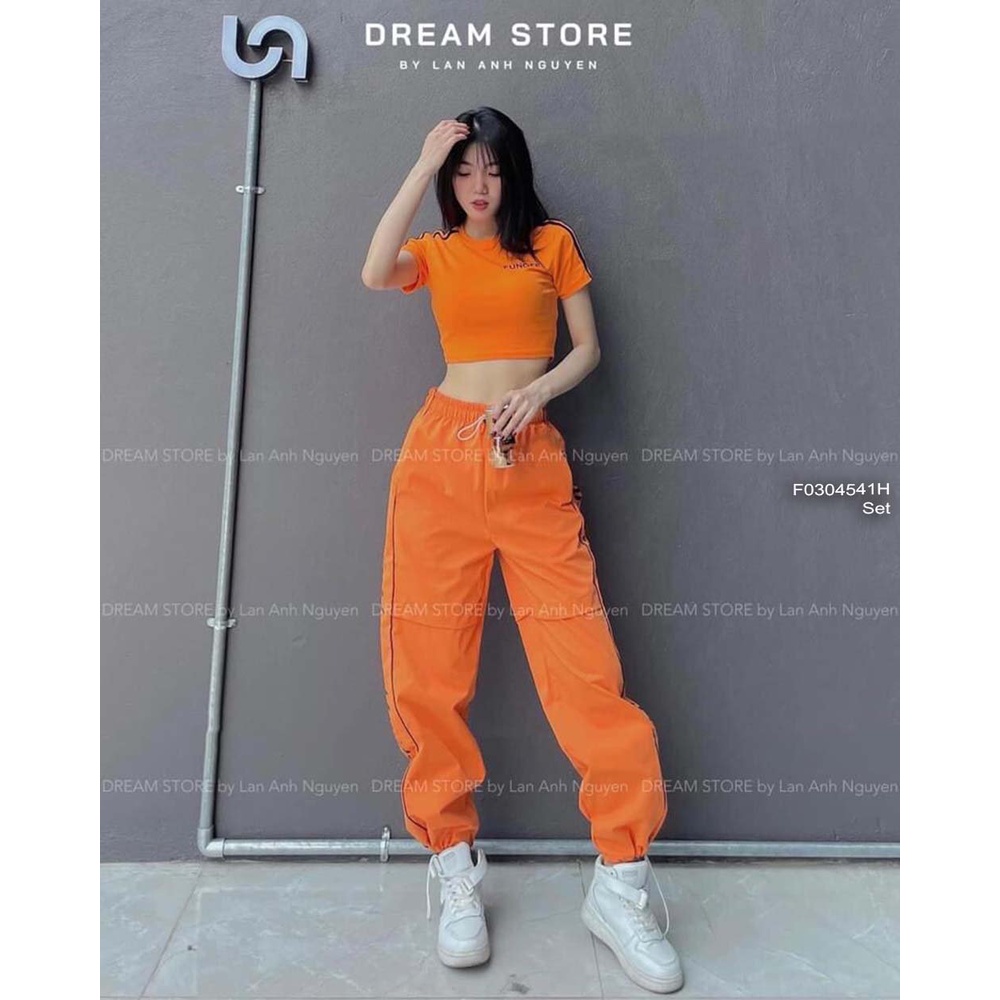 Set bộ thể thao phối viền áo thun croptop tay con kèm quần!