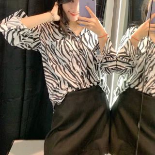 Sơ mi zara họa tiết ngựa