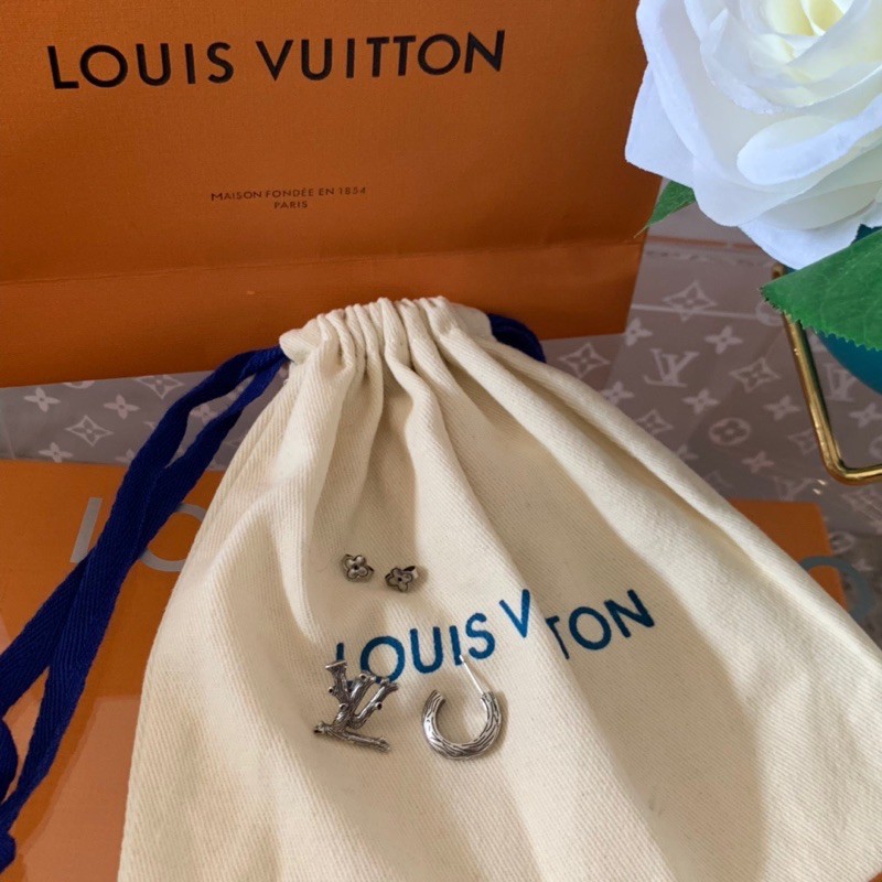 Bông tai/ khuyên tai thiết kế cá tính thương hiệu Louis Vuitton LV cao cấp cho cả nam và nữ hàng 1-1 vip