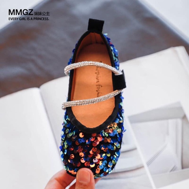 Giầy xinh cho bé gái