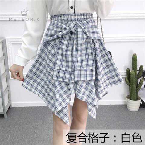 Váy ngắn lưng cao họa tiết caro phong cách Hàn Quốc