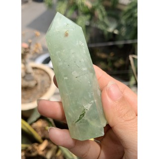 Trụ đá Prehnite